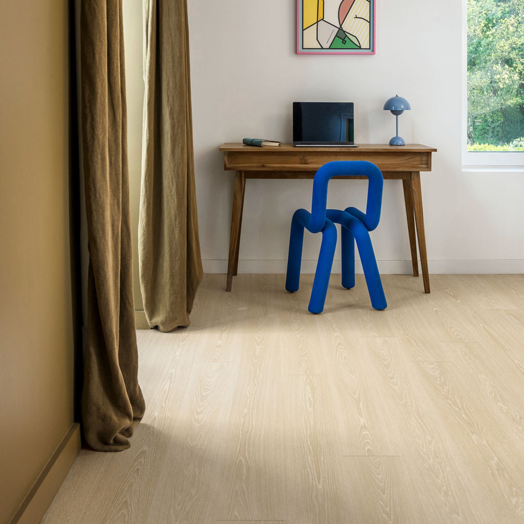 Quick-Step Classic Frosty Beige Oak CLM5799 7mm Laminate Flooring (CLM5799) - Premium Quick-Step collection featuring beige luxury vinyl tile flooring with waterproof technology and easy click-fit installation