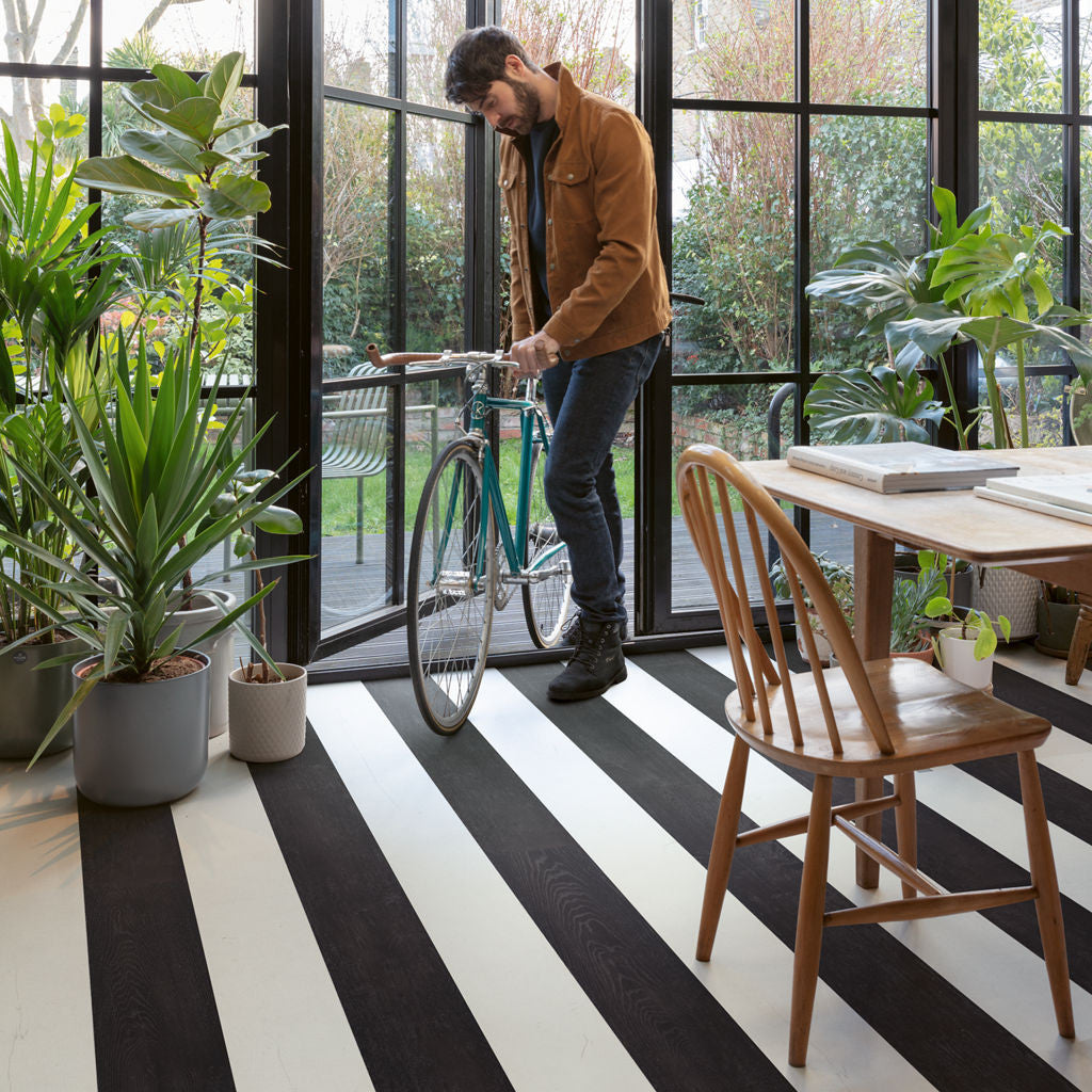 Quick-Step Capture Painted Oak White SIG4753 9mm Laminate Flooring (SIG4753) - Premium Quick-Step collection featuring oak luxury vinyl tile flooring with waterproof technology and easy click-fit installation