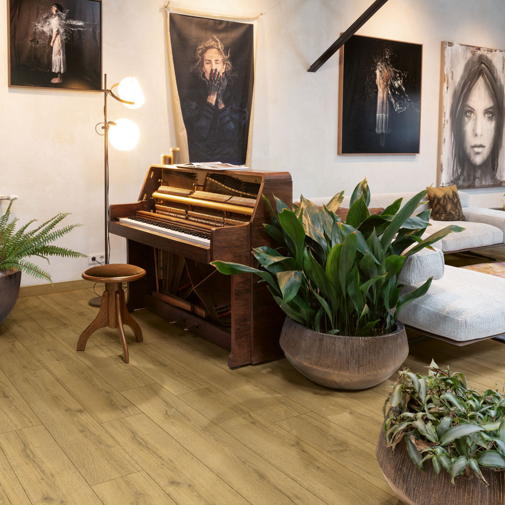 Quick-Step Classic Honey Brown Oak CLM5792 7mm Laminate Flooring (CLM5792) - Premium Quick-Step collection featuring honey luxury vinyl tile flooring with waterproof technology and easy click-fit installation