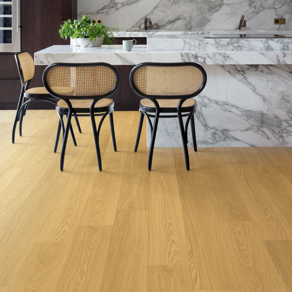 Quick-Step Capture Natural Varnished Oak SIG4749 9mm Laminate Flooring (SIG4749) - Premium Quick-Step collection featuring natural luxury vinyl tile flooring with waterproof technology and easy click-fit installation