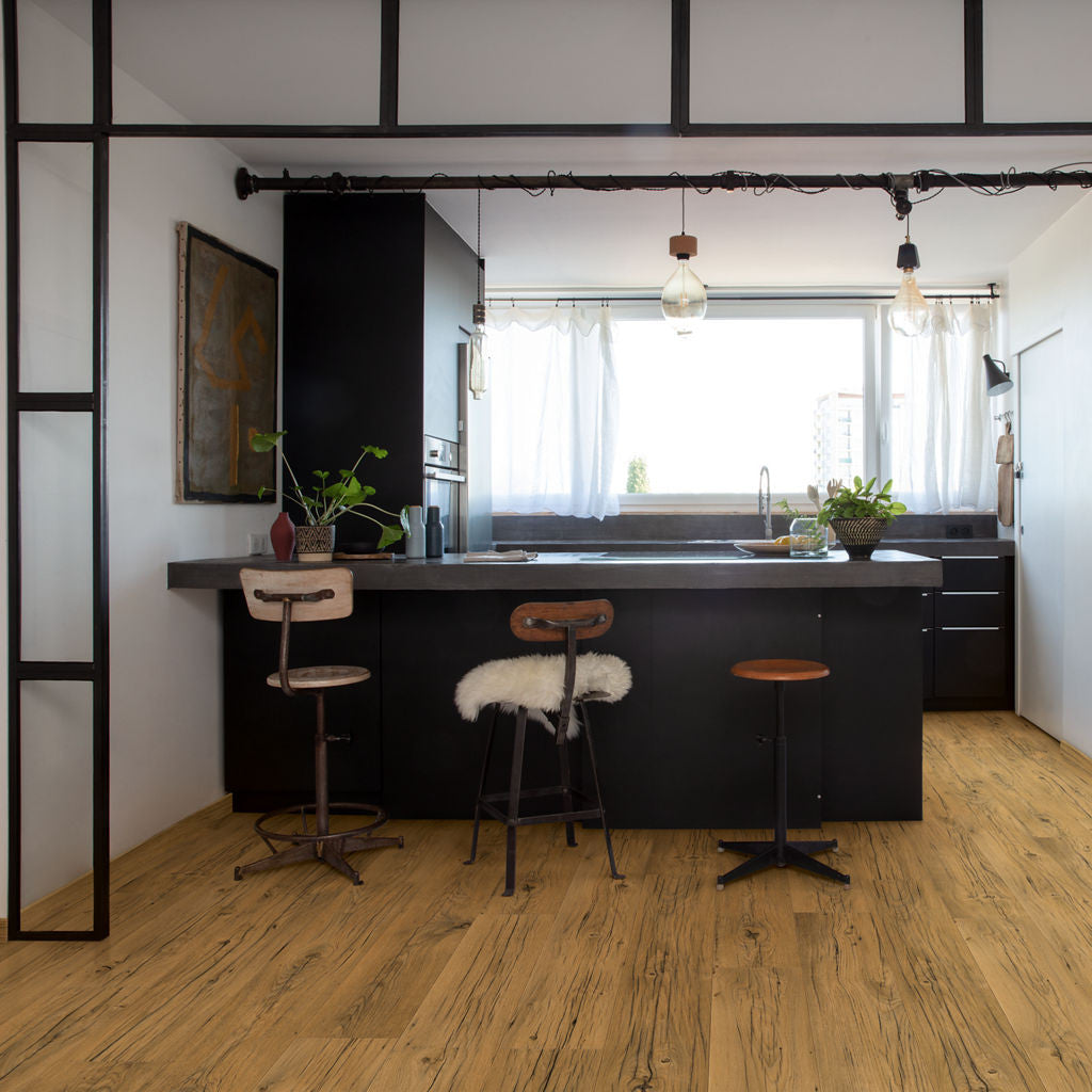 Quick-Step Capture Cracked Oak Natural SIG4767 9mm Laminate Flooring (SIG4767) - Premium Quick-Step collection featuring oak luxury vinyl tile flooring with waterproof technology and easy click-fit installation